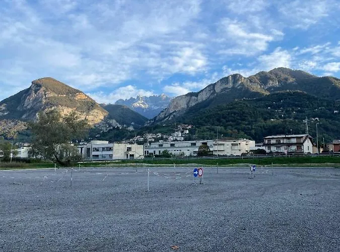 ホテル Locanda Leonardo カロルツィオコルテ