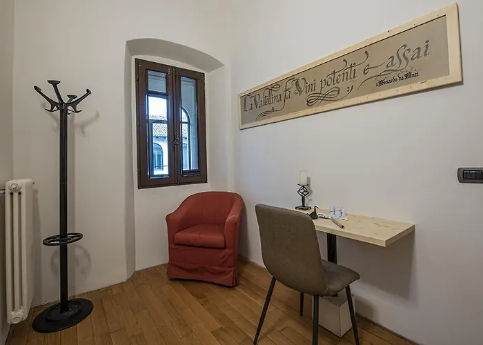 Locanda Leonardo 3* カロルツィオコルテ