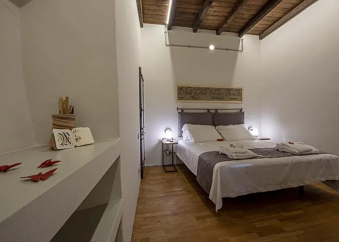 ホテル Locanda Leonardo カロルツィオコルテ